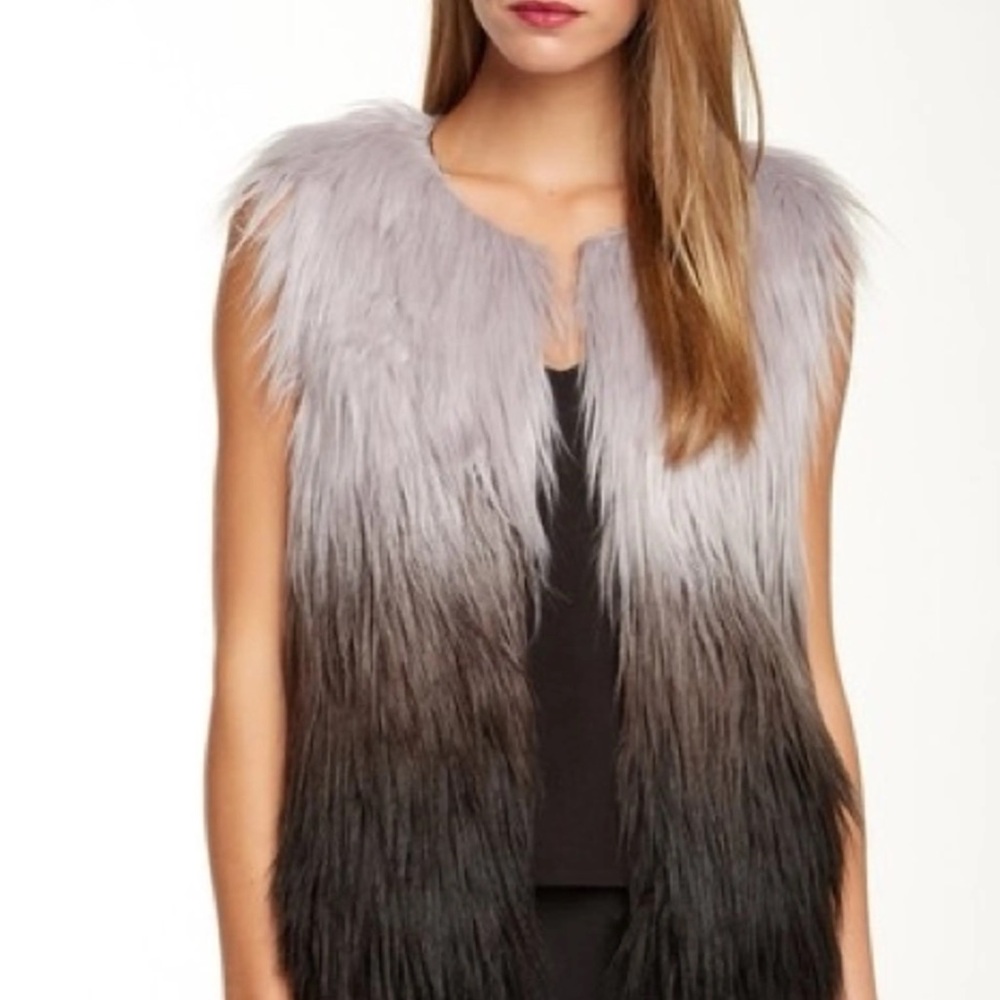BCBGMaxAzria Woman’s Faux Fur Vest. Size XXS.